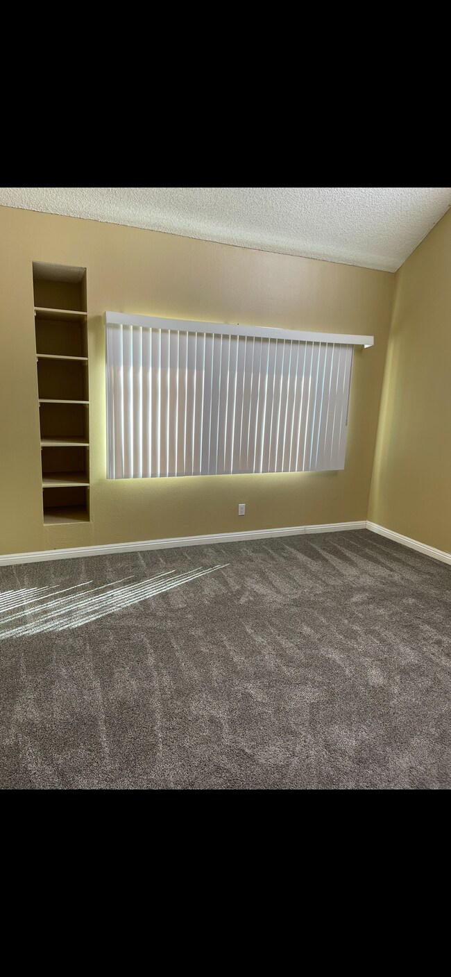 Building Photo - 25712 Le Parc