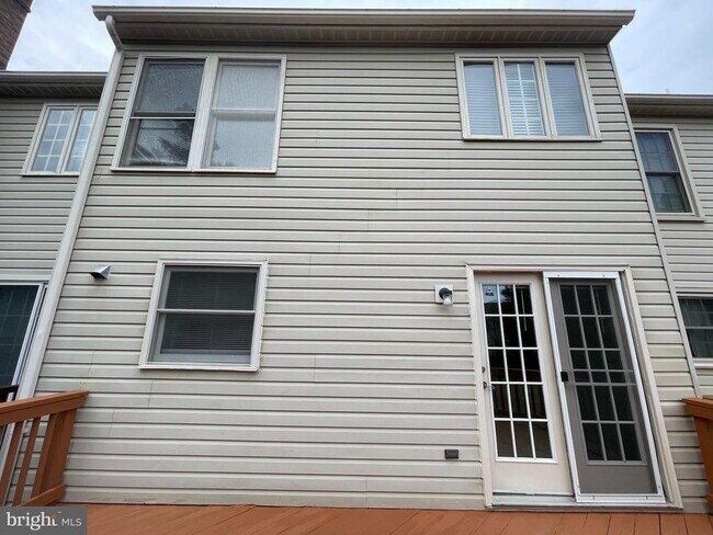 Building Photo - 10136 Treble Ct