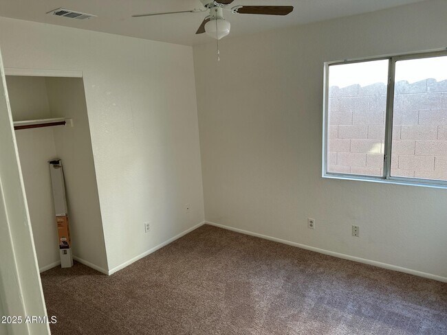 Building Photo - 9988 W Devonshire Ave