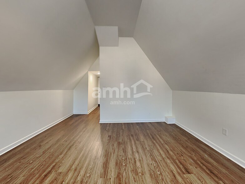 Building Photo - 7501 Mary Dr