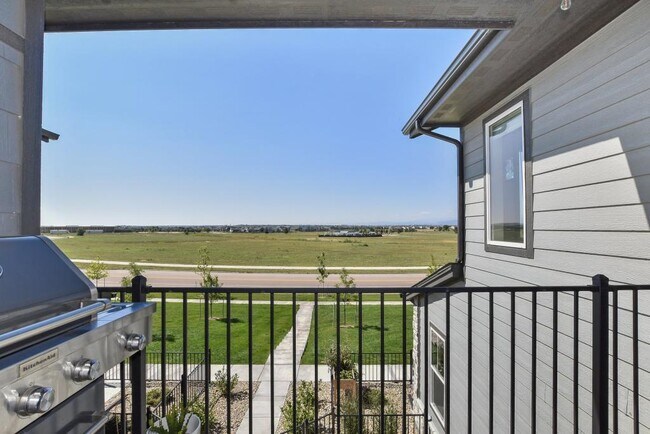 Building Photo - 6826 School House Dr