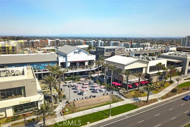 Building Photo - 310 Lake St