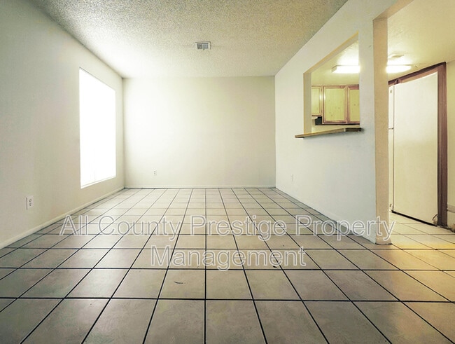 Building Photo - 1831 W Mulberry Dr