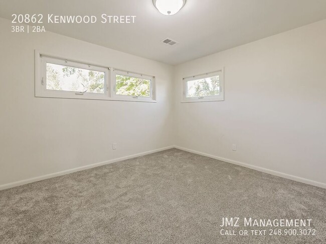 Building Photo - 20862 Kenwood St