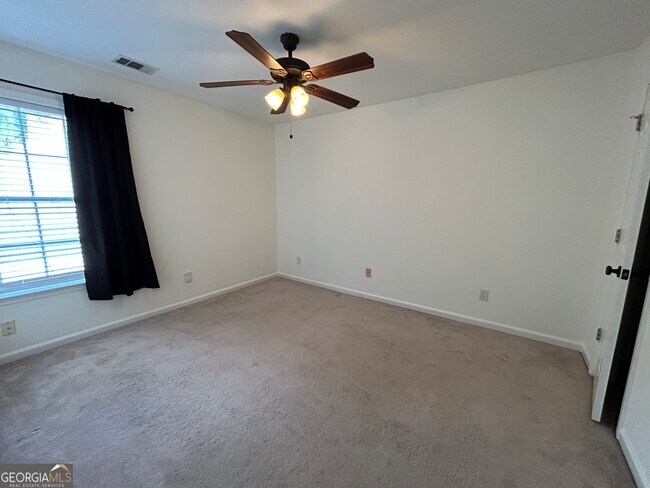 Building Photo - 665 Arncliffe Ct