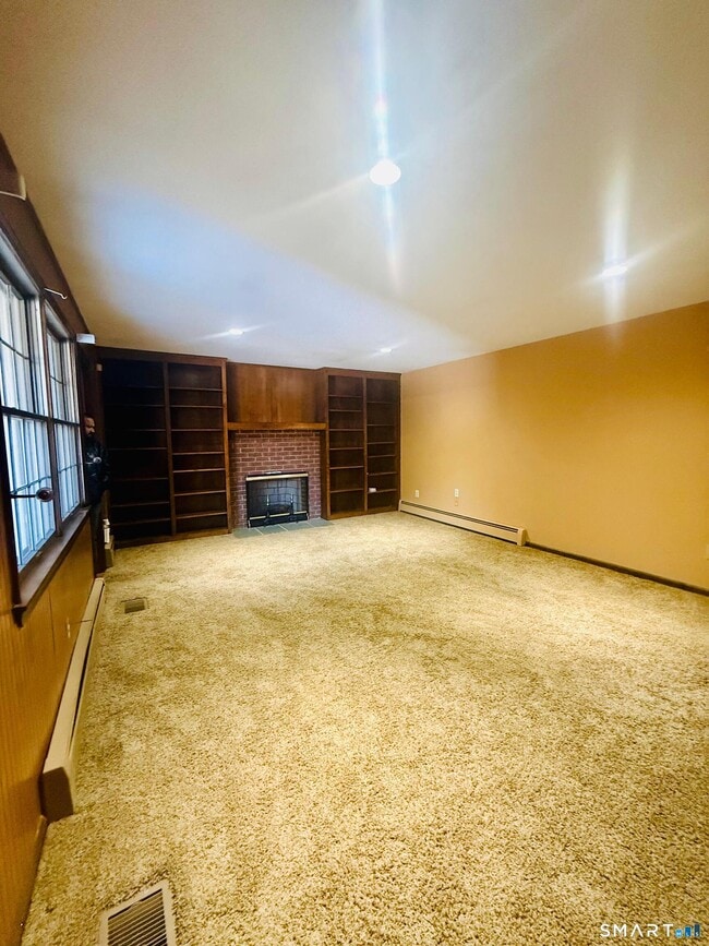 Building Photo - 20 Crest Dr