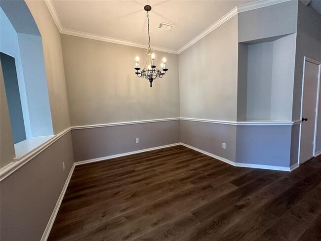 Building Photo - 3031 Valley Ct