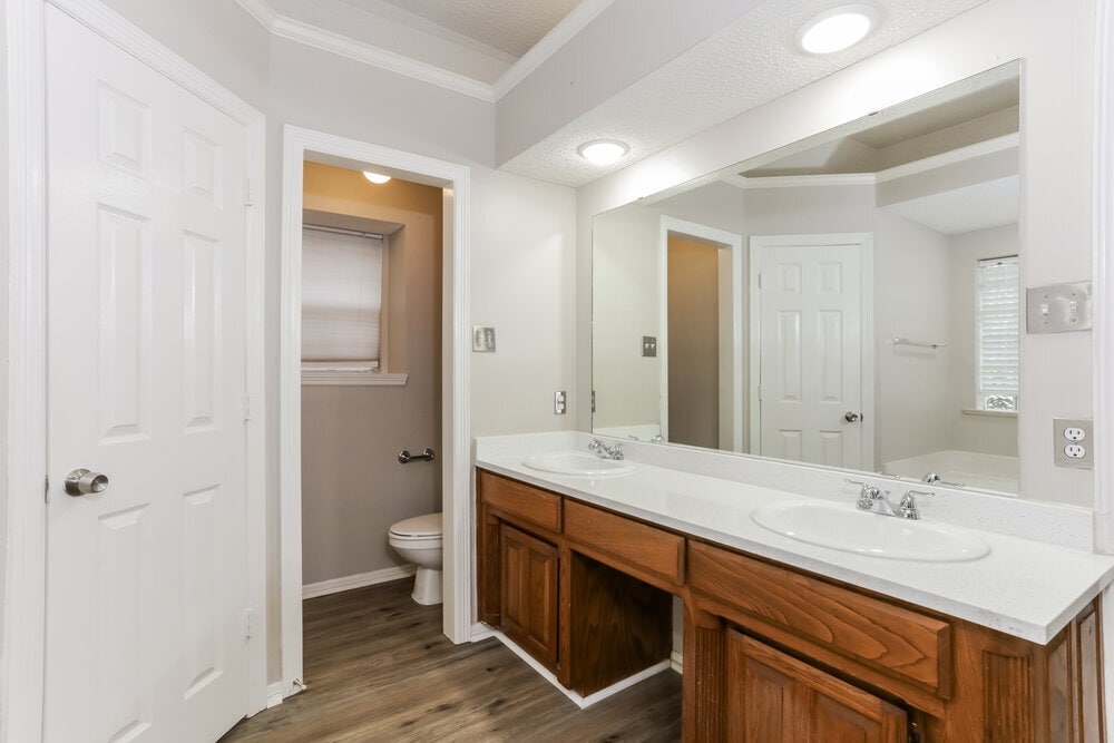 Building Photo - 724 Nicole Dr