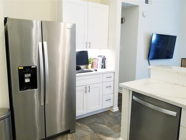 Building Photo - 3727 Westheimer Pl Dr
