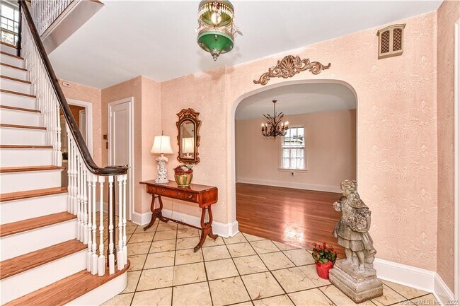 Building Photo - 61 Villa Ave