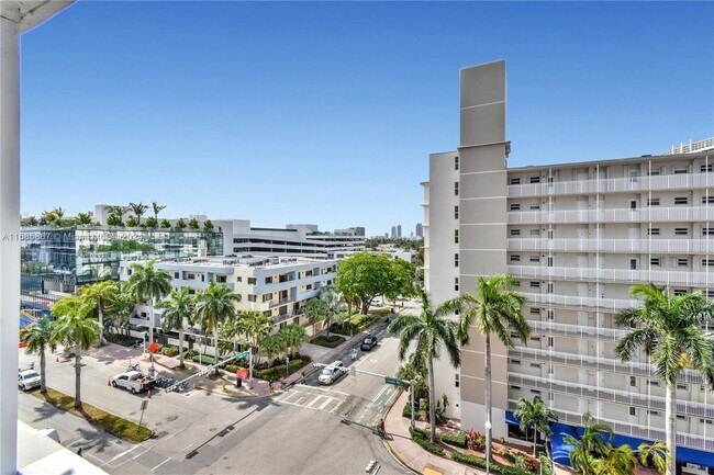 Building Photo - 1331 Lincoln Rd