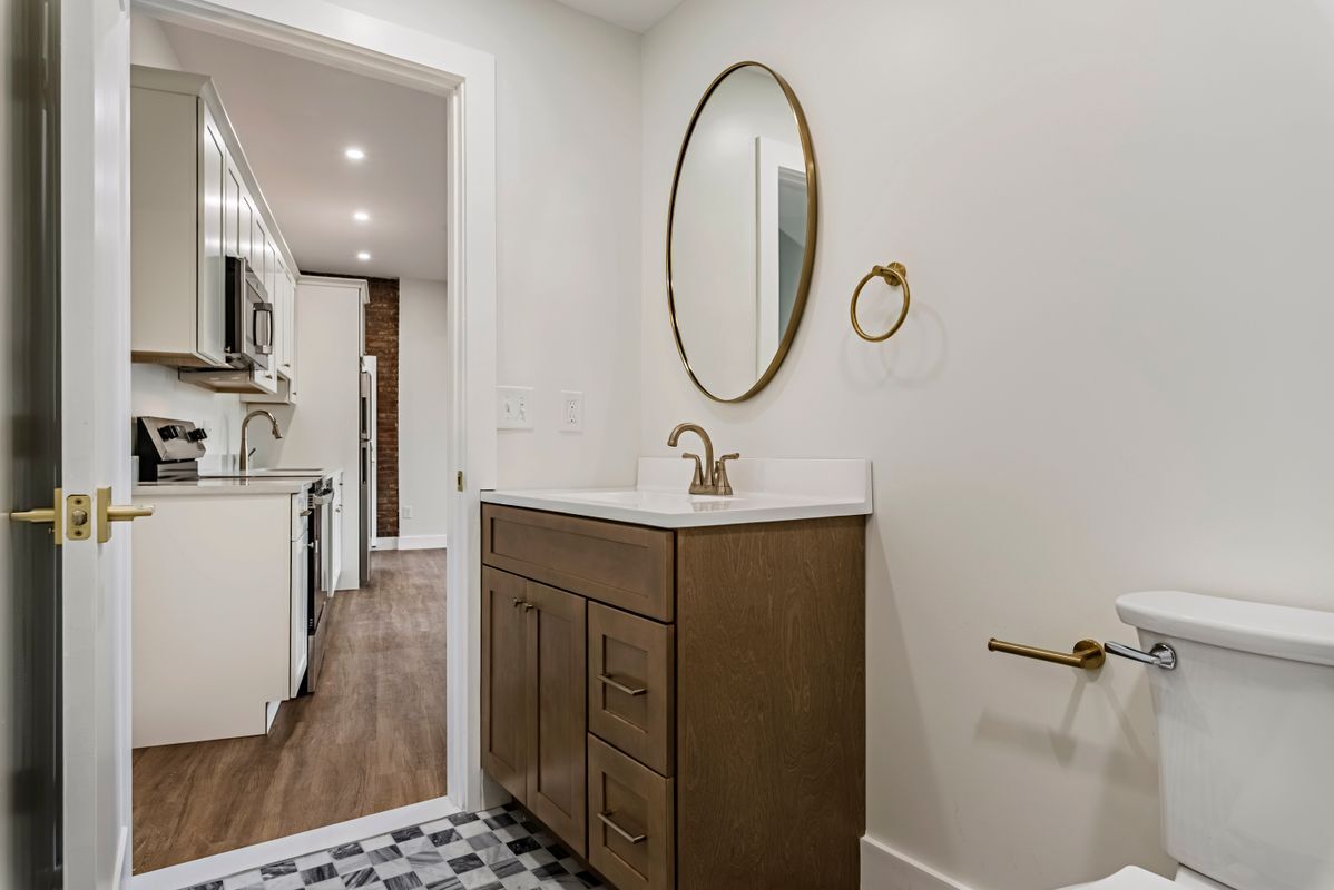 Building Photo - 110 Hotel St