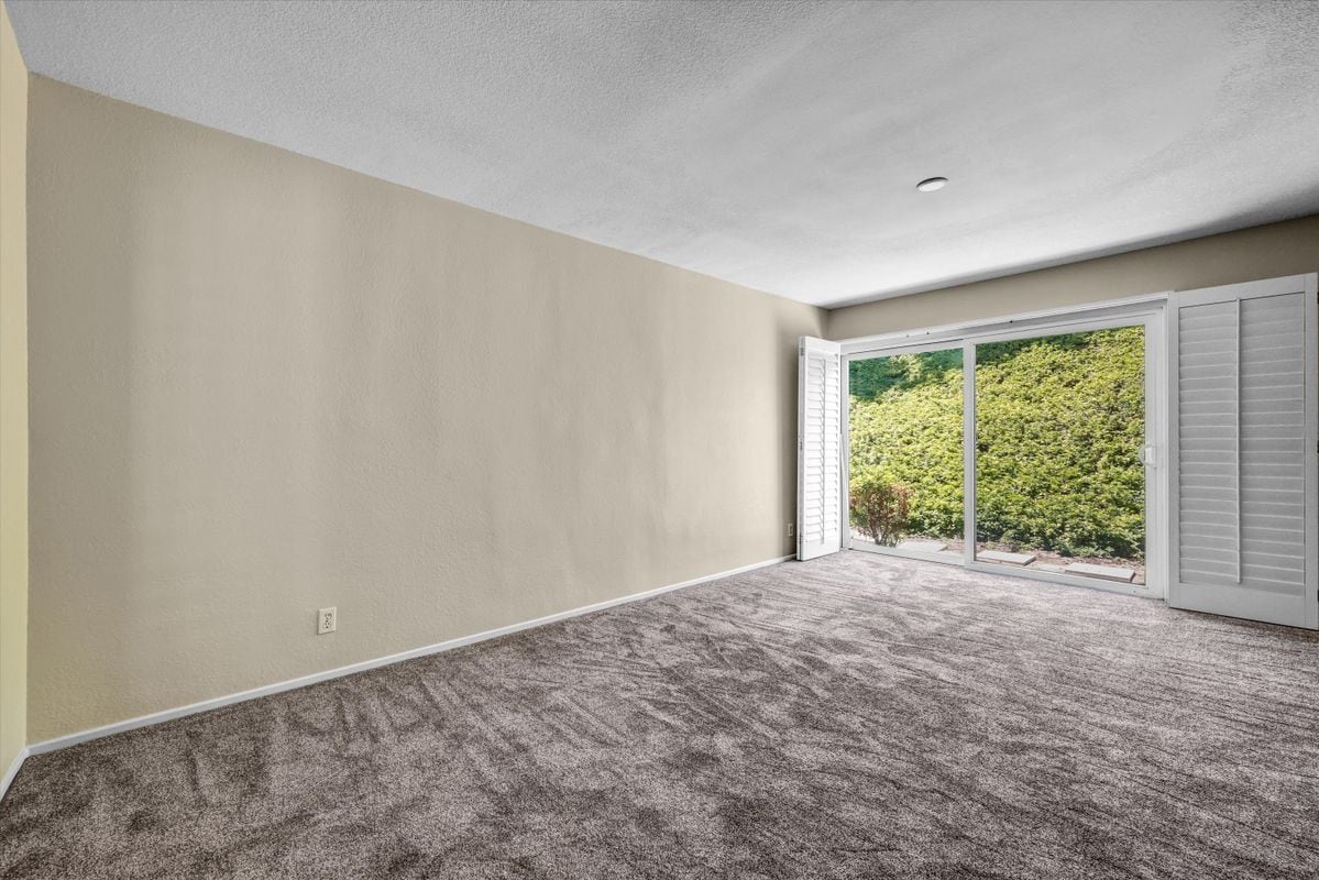 Building Photo - 5598 E Vista Del Rio