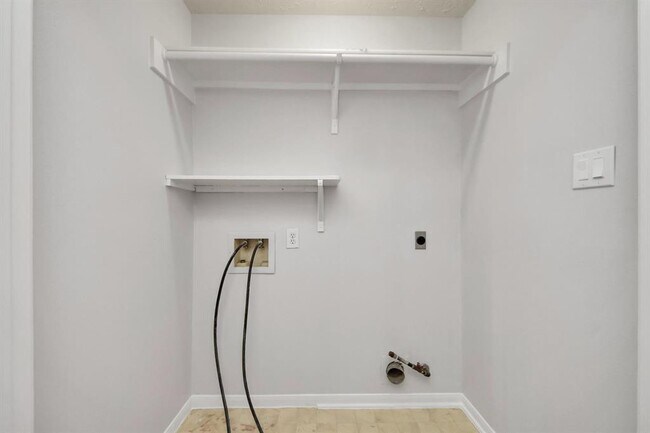 Building Photo - 4310 Lucas Trace Ct