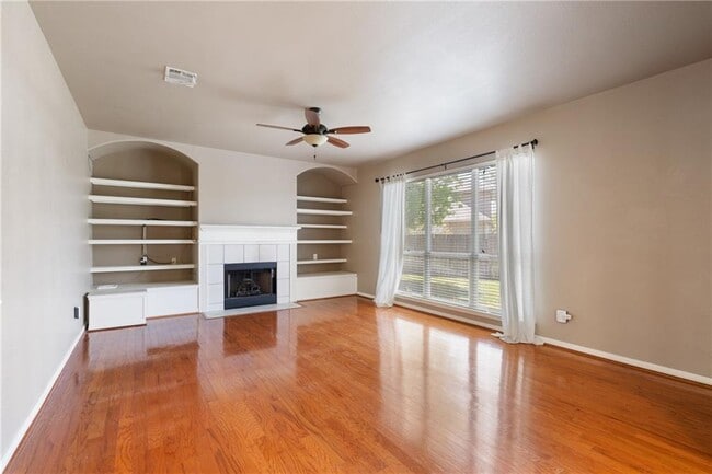 Building Photo - 112 Trotter Dr