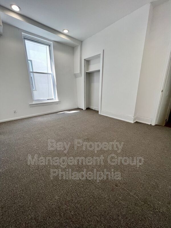 Building Photo - 412 N 32nd St