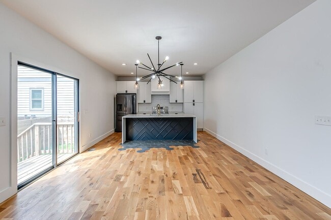 Building Photo - 1710 Nassau St