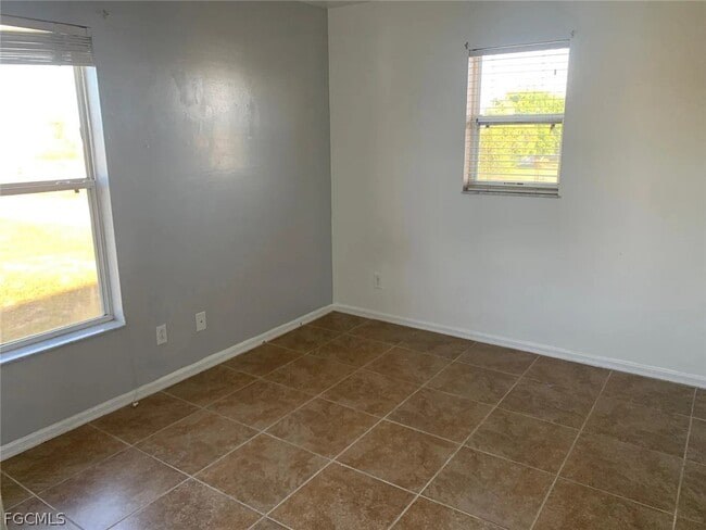 Building Photo - 30 NE 24th Terrace