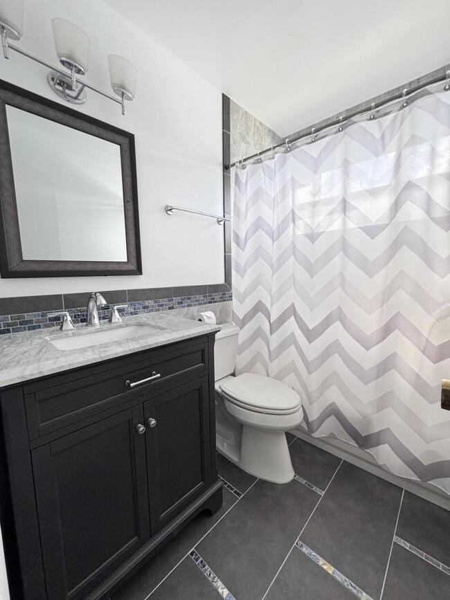 Building Photo - 122 Sherwood Cir