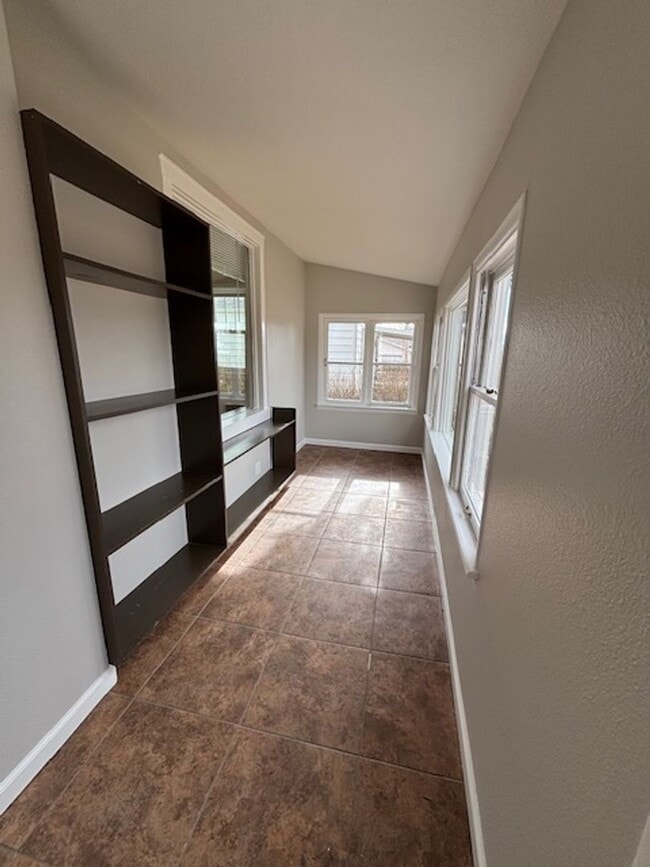 Building Photo - 4 Bedroom 2 Bath House by Frontier Park