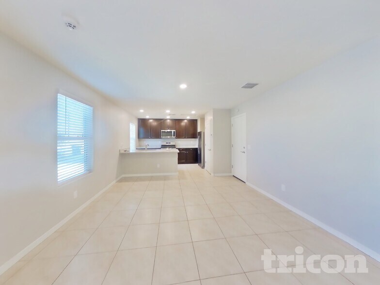 Building Photo - 8023 W Albeniz Pl