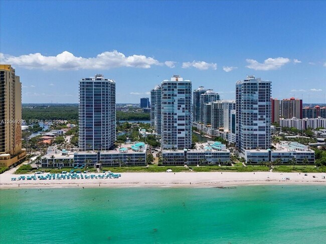 Building Photo - 16500 Collins Ave