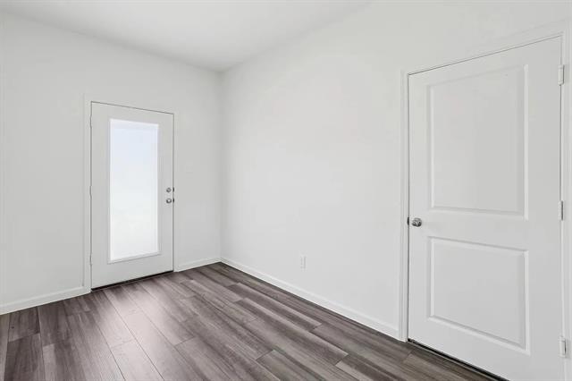 Building Photo - 2004 Prairie Ln