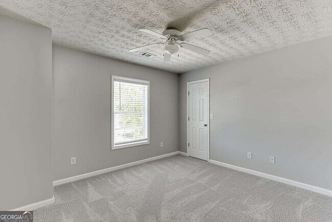 Building Photo - 678 Clairidge Elm Trail SW