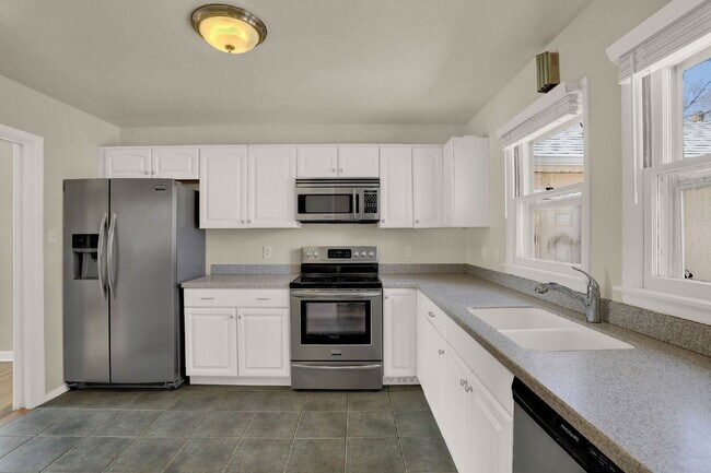 Building Photo - 2318 Templeton Gap Rd