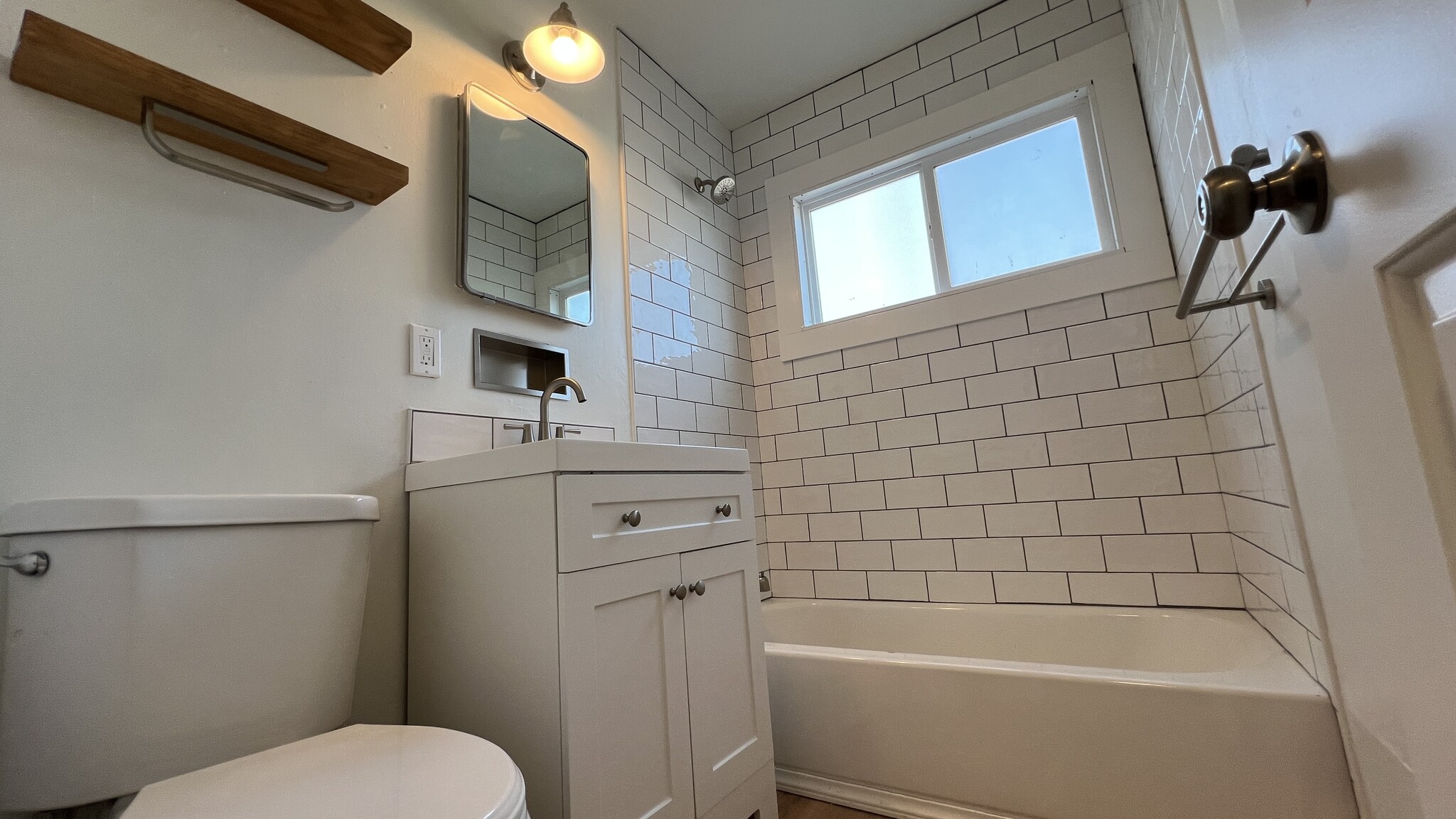 Bathroom - 1116 E Fountain Blvd