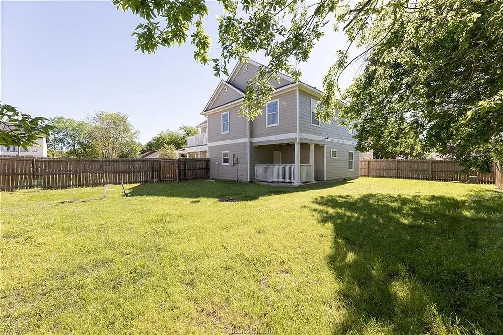 Building Photo - 410 Montclair Ave