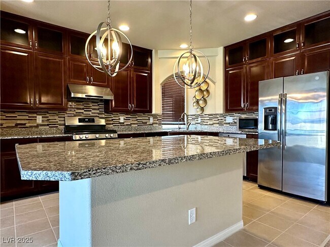 Building Photo - 6451 Amberleaf Way