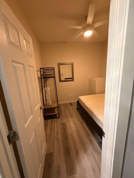 Building Photo - 2342 Hummingbird St