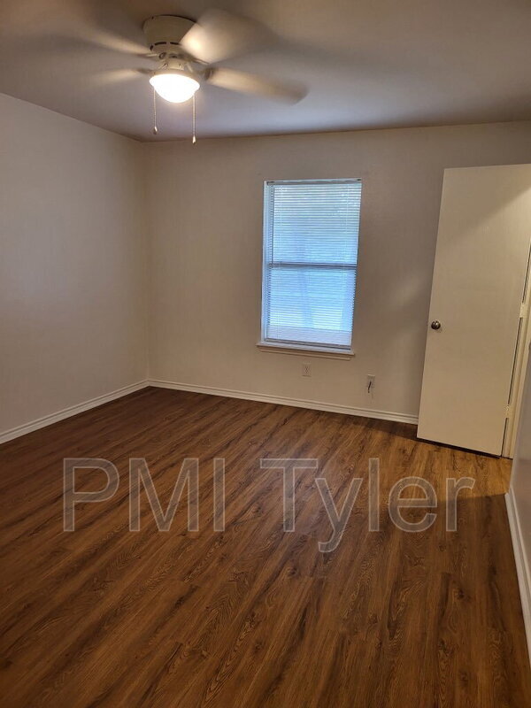 Building Photo - 16124 Shoshone Dr