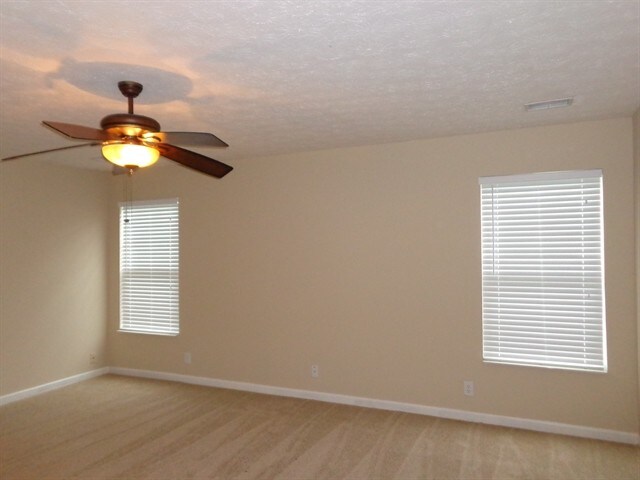 Building Photo - 3648 Coles Branch Dr