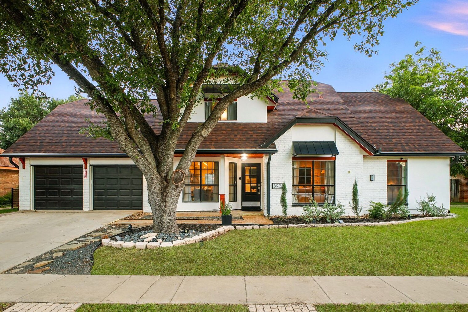 Building Photo - 8922 Hetherington Dr