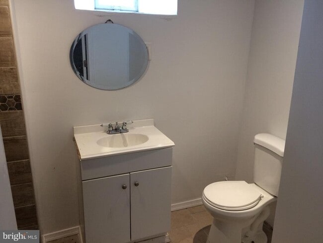 Building Photo - 267 W Sheldon St