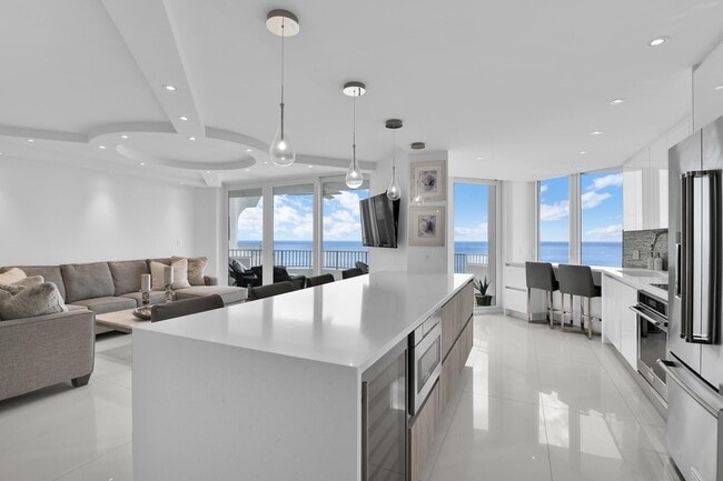 Building Photo - 550 S Ocean Blvd