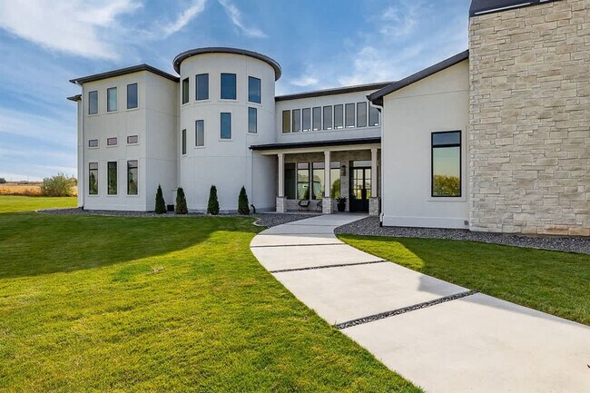Building Photo - 12401 Rivendell Ct