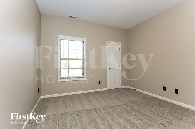 Building Photo - 1165 Chinook Cir