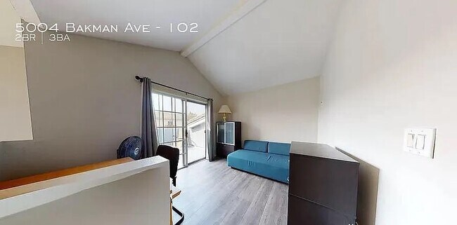 Building Photo - 5004 Bakman Ave
