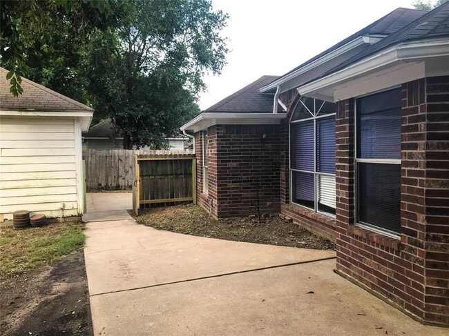 Building Photo - 6403 Garden Canyon Dr