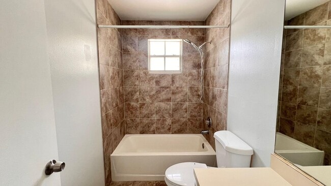 Building Photo - 13984 Morning Glory Dr