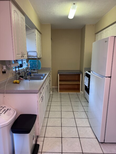 Building Photo - 4530 NW 27th Terrace