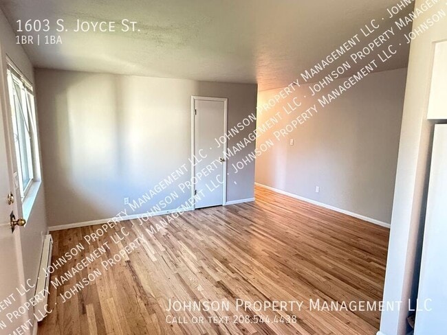 Building Photo - 1603 S Joyce St