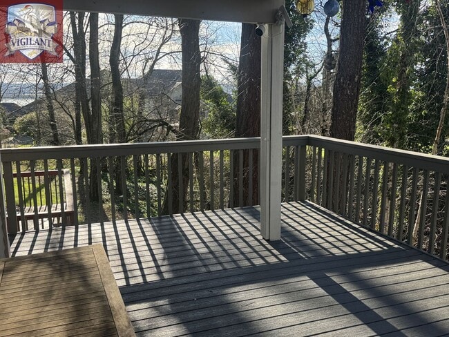 Building Photo - Amazing Furnished 4 bedroom home