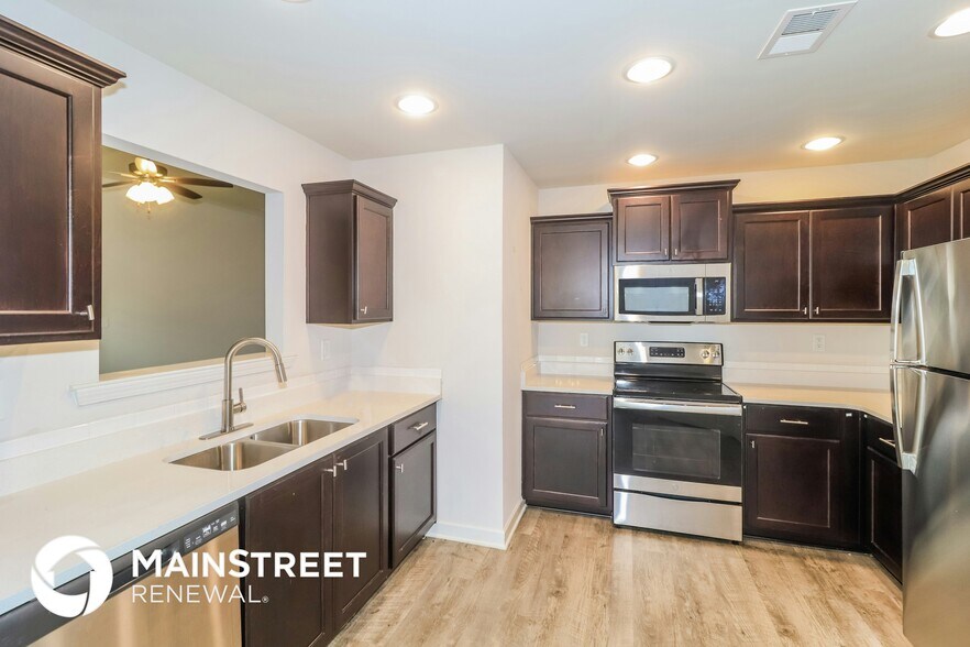 Building Photo - 8106 Aiden Rd