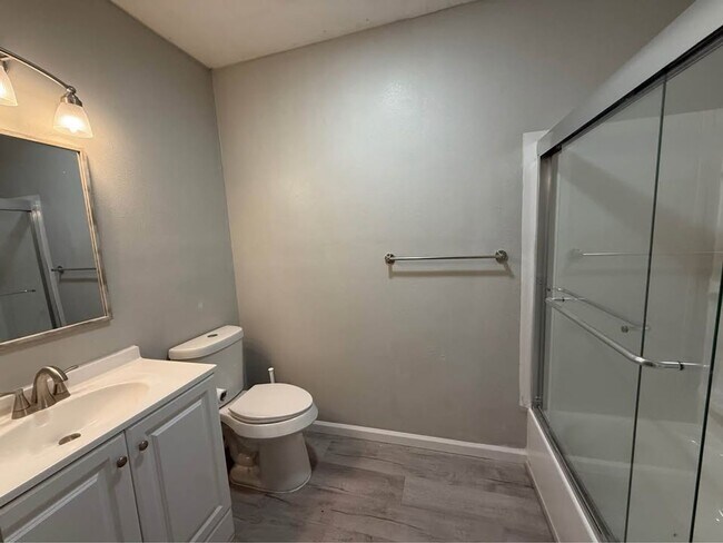 Building Photo - 3 Bedroom 1 Bathroom Home for Rent