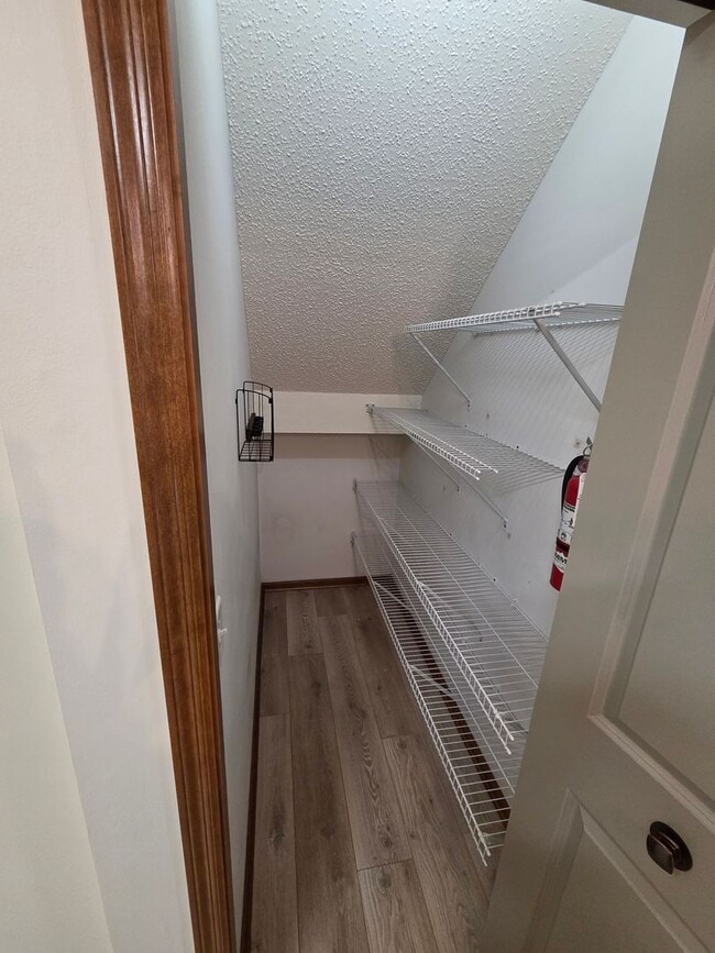 Building Photo - Stylish and Inviting; The Townhouse of Your Dreams!