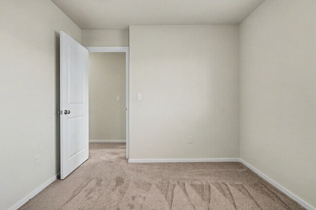 Building Photo - 4 Bed (plus BONUS ROOM), 2.5 Bath Newer Home in NE Salem
